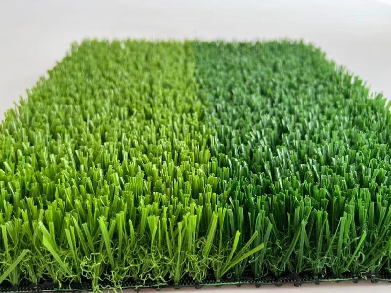The specification parameters and material types of artificial turf for football fields mainly include the following contents: